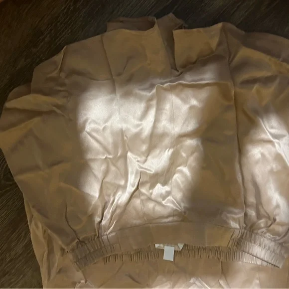 Luyna silk pajamas small never worn out - Picture 5 of 8